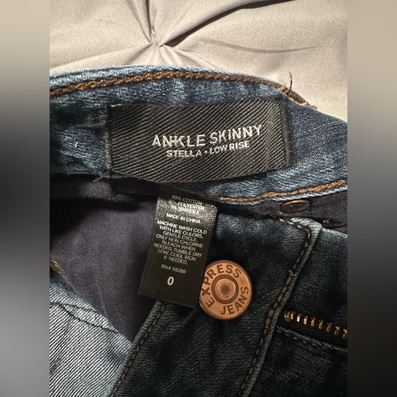 Dark Wash Express Jeans - Picture 3 of 3